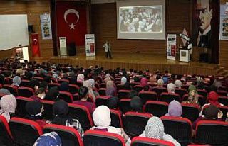 SANKO Üniversitesi akademisyenleri aday öğrencilerle...
