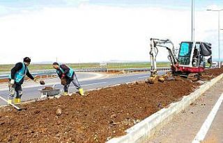 Şanlıurfa Yolu yonca kavşakta düzenleme çalışmaları...