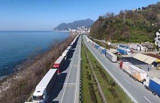 Sarp Sınır Kapısında tır kuyruğu