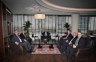 Seçer, Bakan Kirişçi’ye projeleri anlatarak destek...