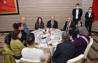 Şehit aileleri ve gaziler onuruna iftar