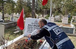 Şehit polis memuru meslektaşları tarafından yad...
