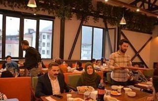 Şemdinli’de şehit ve gazi aileleri iftarda bir...