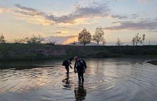 Serinlemek için sulama kanalına giren genç boğuldu