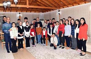 Sevgi evleri çocukları Vali Mahmut Çuhadar’ın...
