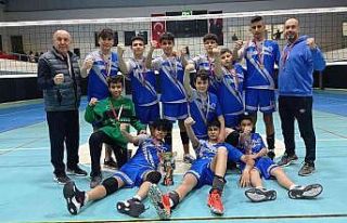 Seyhan’ın erkek voleybolcuları hedef büyüttü