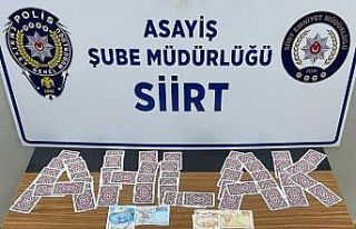 Siirt’te kumar oynayan 5 şahsa 9 bin 95 TL para...
