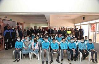 Sivas Emniyeti öğrencilere 2 bin kitap kazandırdı