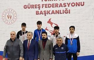 Sivaslı güreşçi Türkiye üçüncüsü oldu