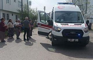 Sokakta oynayan çocuğa otomobil çarptı