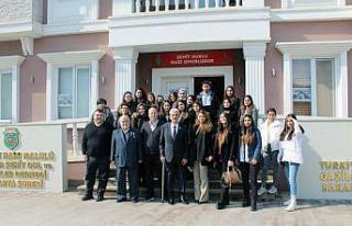 SUBÜ’lü genç fizyoterapistler yaşlılar ile...