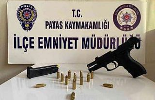 Şüpheli araçtan ruhsatsız silah çıktı