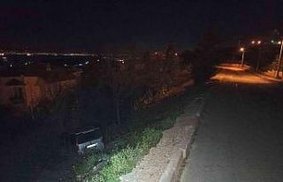 Sürücüsünün kontrolünü kaybettiği araç yoldan...