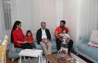 Tahmazoğlu’ndan çat kapı ziyaretler