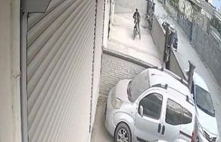 Tarsus’ta motosikleti hırsızlığı kameraya takıldı