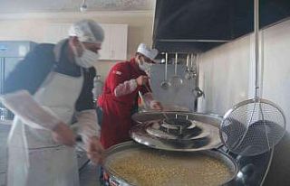 Tatvan’da ihtiyaç sahibi ailelere iftarda sıcak...