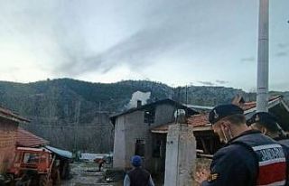 Tavşanlı’daki ev yangını korkuttu