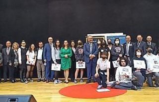 TED İzmir Kolejindeki güzel konuşma yarışmasına...