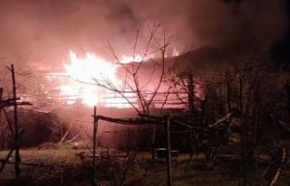 Tek katlı ahşap ev yangında kül oldu