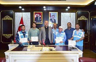 Temizlik işçilerine bayram ikramiyesi