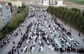 Tepebaşı’nda iftar bereketi sürüyor
