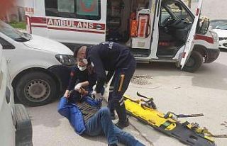 Ters şeritten gelen araç motosiklete çarptı