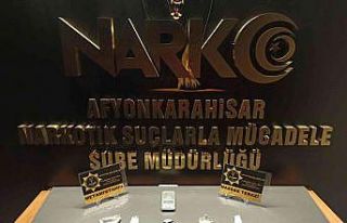 Torbacı operasyonunda 2 kişi uyuşturucu ve hassas...