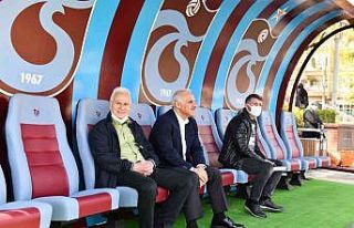 Trabzon’da spor temalı duraklar ilgi çekiyor