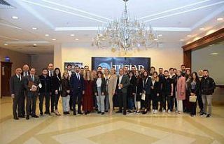 TÜGİAD, üniversiteli gençlerle iftarda buluştu