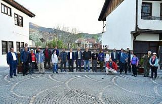 Tur ve acente sahipleri Malatya kültürünü mercek...