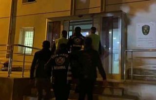 Tuzla’da polis ekiplerinden otopark parası isteyen...