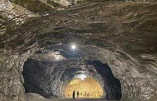 Üniversite öğrencileri, yerin 150 metre altındaki...