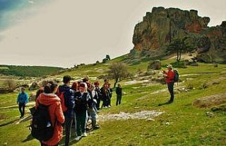 Üniversite öğrencilerinden Yazılıkaya’ya fotoğraf...