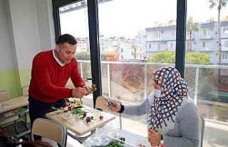 Unutulmaya yüz tutmuş el sanatları Alanyalı kadınlara...