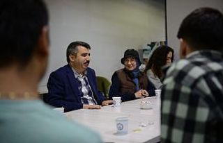 Uyumayan kütüphane sahurda da dopdolu