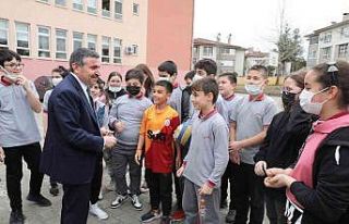 Vali Atay okul ziyaretlerine devam ediyor