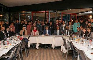 Vali Bilmez ve eşinden anlamlı iftar