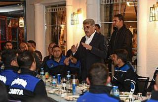 Vali Bilmez, zabıta ile iftar yaptı