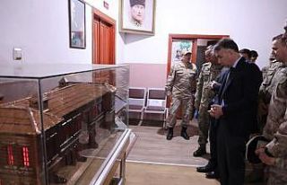 Vali Çağatay tarihi binada incelemede bulundu