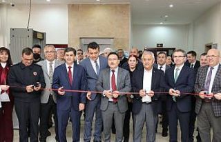 Vali Çiçek: “Turistlere kimsenin haksızlık yapmasına,...