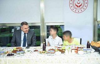 Vali Elban çocuklarla iftarda buluştu