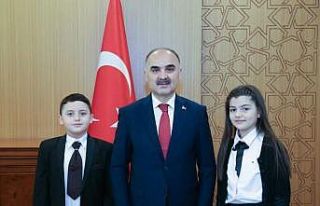 Vali Günaydın’ın Koltuğuna Sena Ulusoy Oturdu