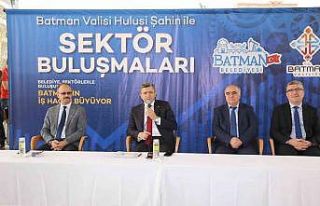 Vali Hulusi Şahin sektör buluşmalarında balıkçılar...