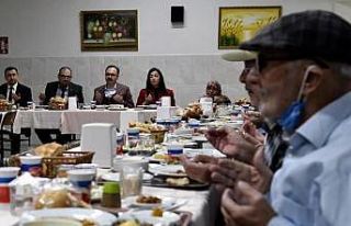 Vali Kızılkaya huzurevi sakinleriyle iftar yaptı