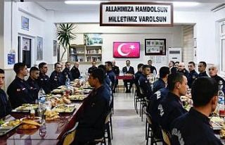 Vali Kızılkaya iftar sofrasında Mehmetçikle buluştu
