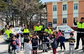 Van’da 10 Nisan Polis Haftası