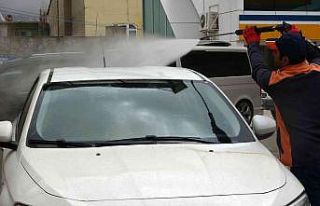 Van’da çamur yağdı: araçlar oto yıkamada kuyruk...