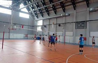 Voleybol takımı hazırlıklara başladı