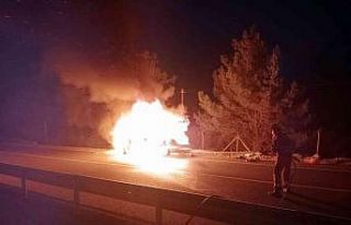 Yanan araç kullanılmaz hale geldi