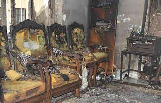 Yangında ev zarar gördü